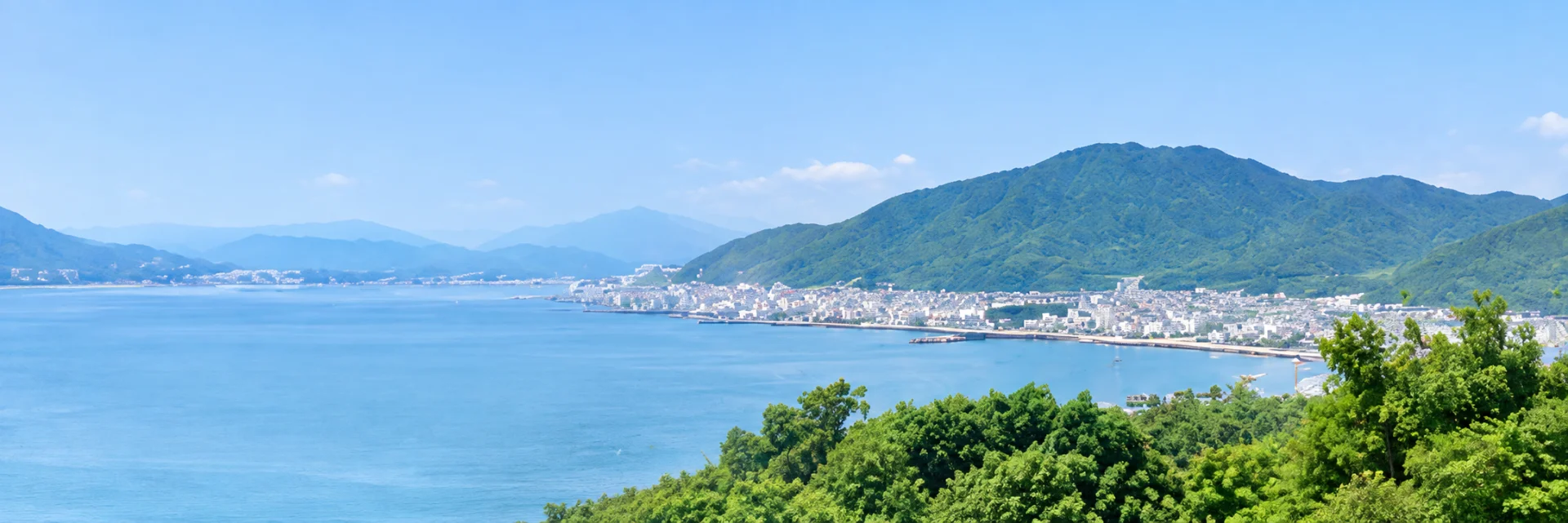 大船渡の街並みと自然の風景